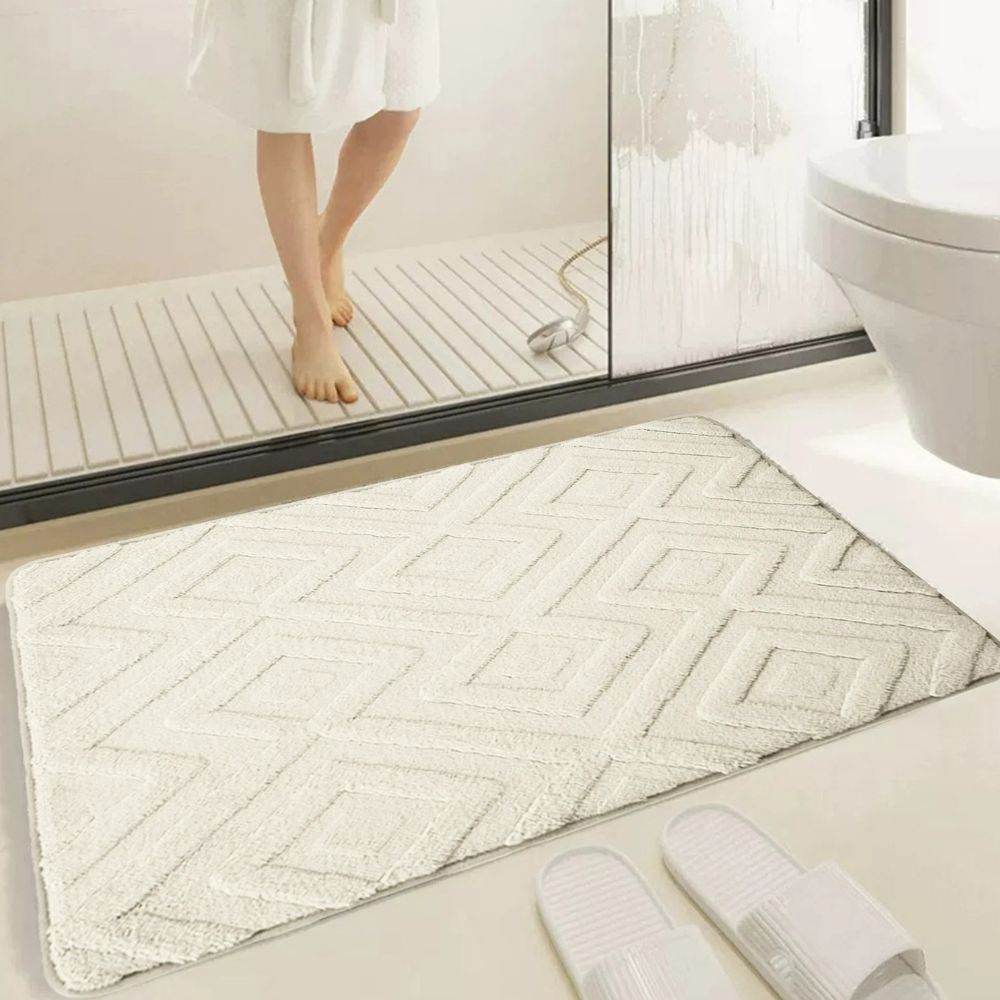 Luxurious Bath Mat | Ultra-Soft Microfibre with Non-Slip Backing | Stylish Design for Safety and Comfort 3