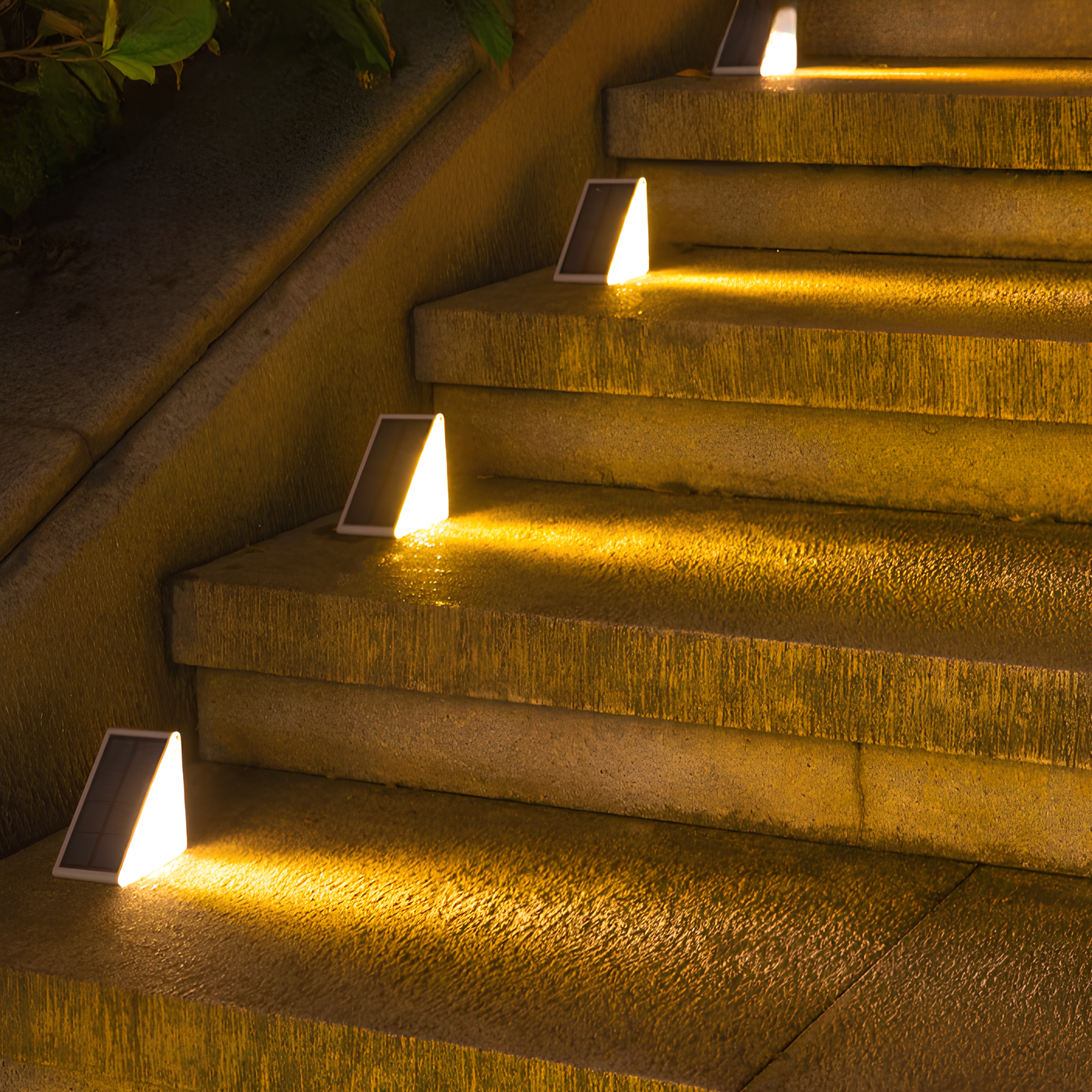 Outdoor Solar LED Step Lights | Triangular Design with Automatic Light Control | Ideal for Pathways and Stairs 4