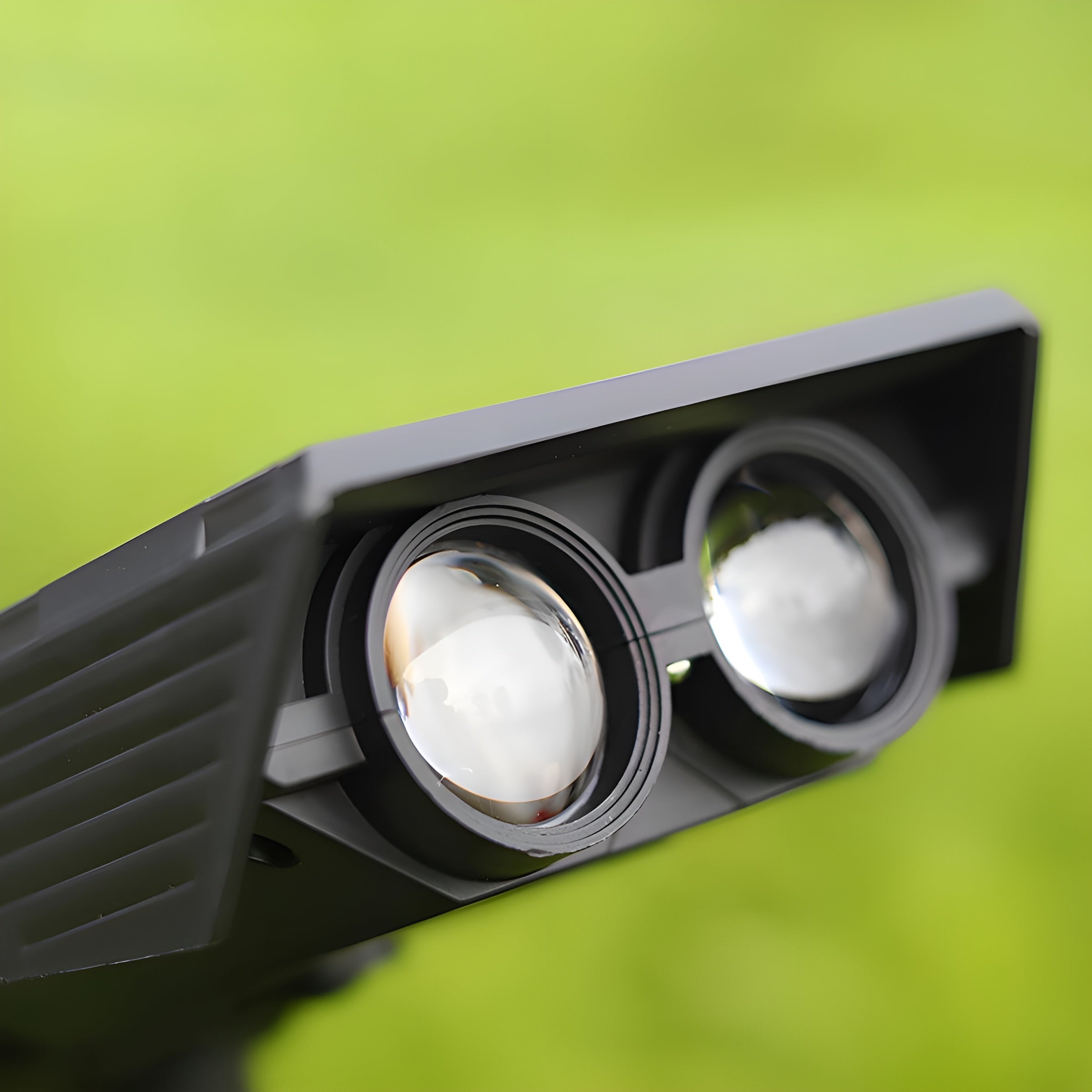 Garden Light | Solar Outdoor Spot Light with Adjustable Head | Automatic Activation for Enhanced Illumination 5